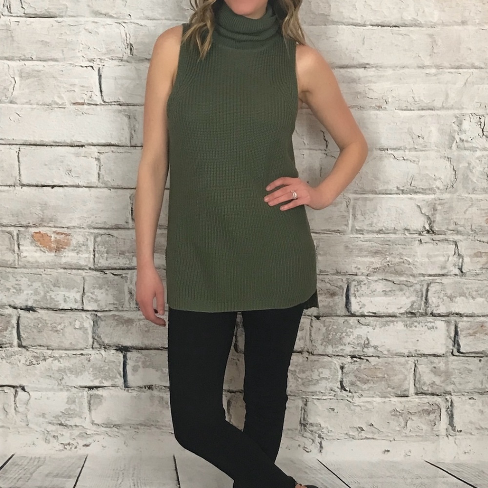 Sleeveless Turtleneck Sweater